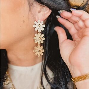 Boho Raffia Flower Drop Earrings Neutral Woven Floral Statement 2.95”